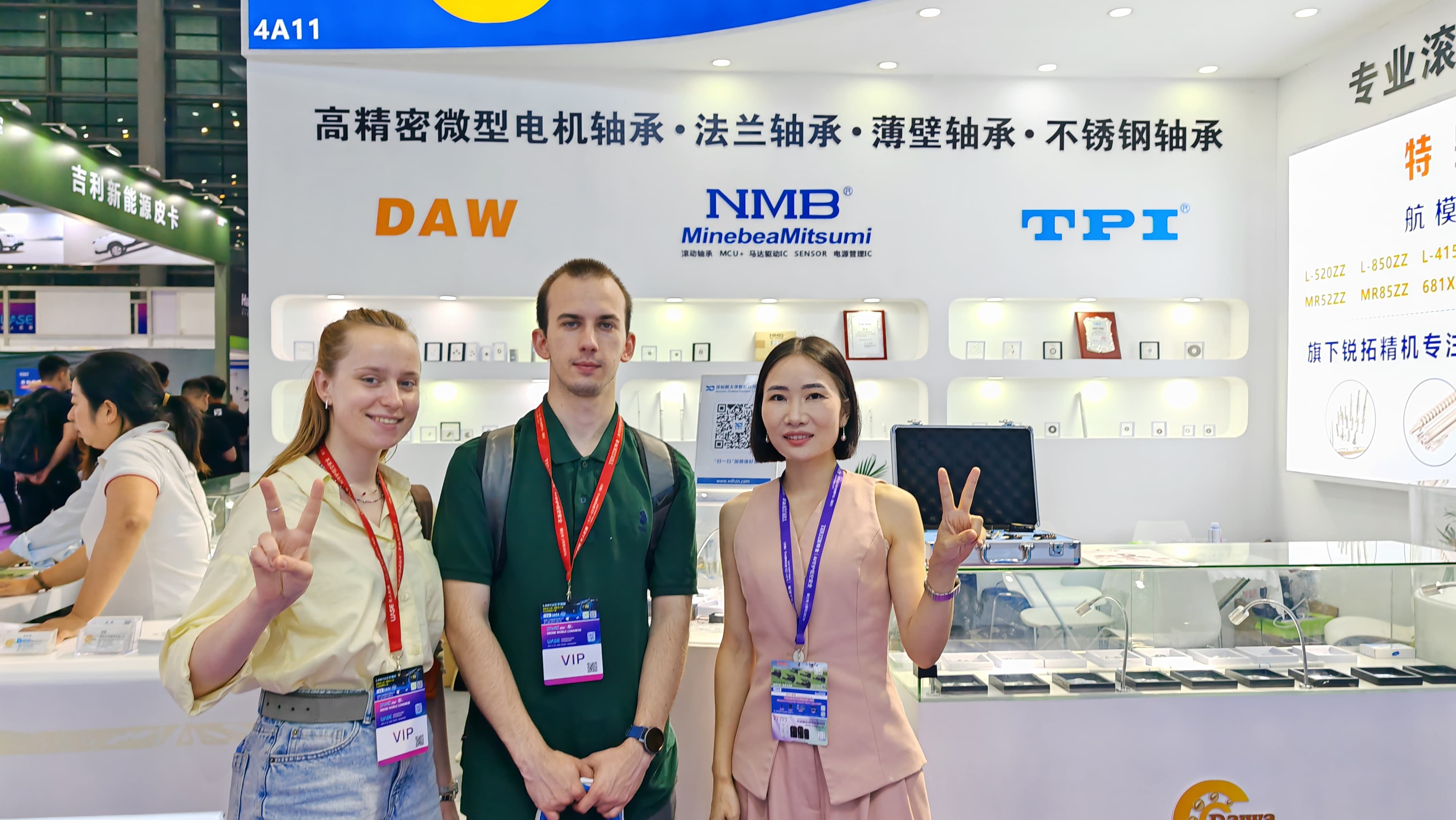 LUMI team meeting international visitors at an industry exhibition 6